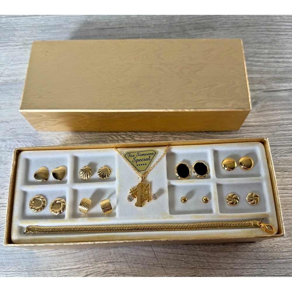 Pendant Necklace Stud Earrings & Bracelet Woman #1 Mom Gift Box Set Gold Tone